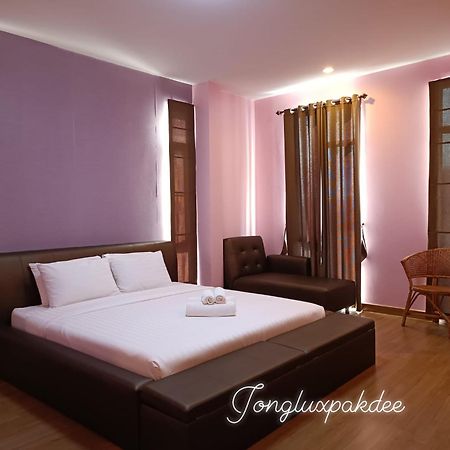 Jong Lux Pak Dee Bed and Breakfast Uttaradit Buitenkant foto