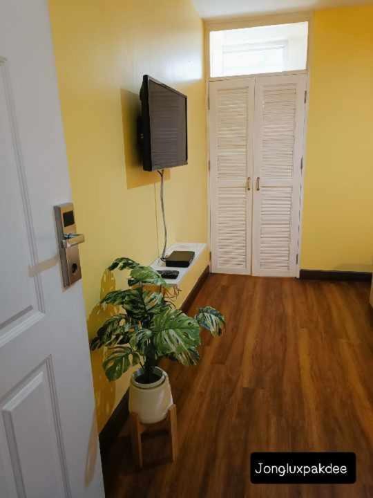 Jong Lux Pak Dee Bed and Breakfast Uttaradit Buitenkant foto