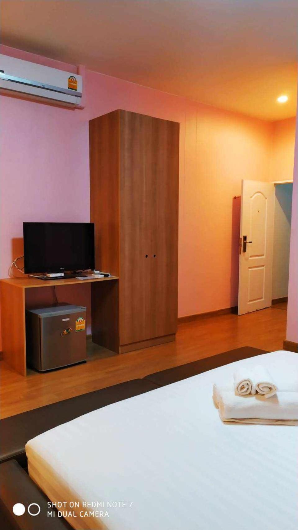 Jong Lux Pak Dee Bed and Breakfast Uttaradit Buitenkant foto