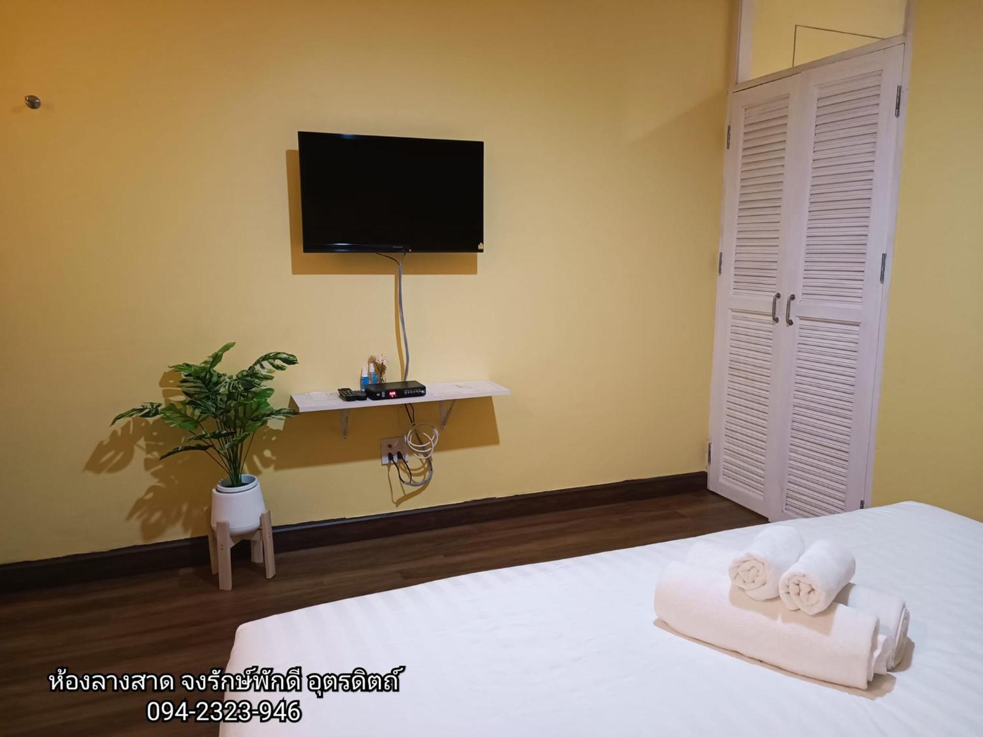 Jong Lux Pak Dee Bed and Breakfast Uttaradit Buitenkant foto