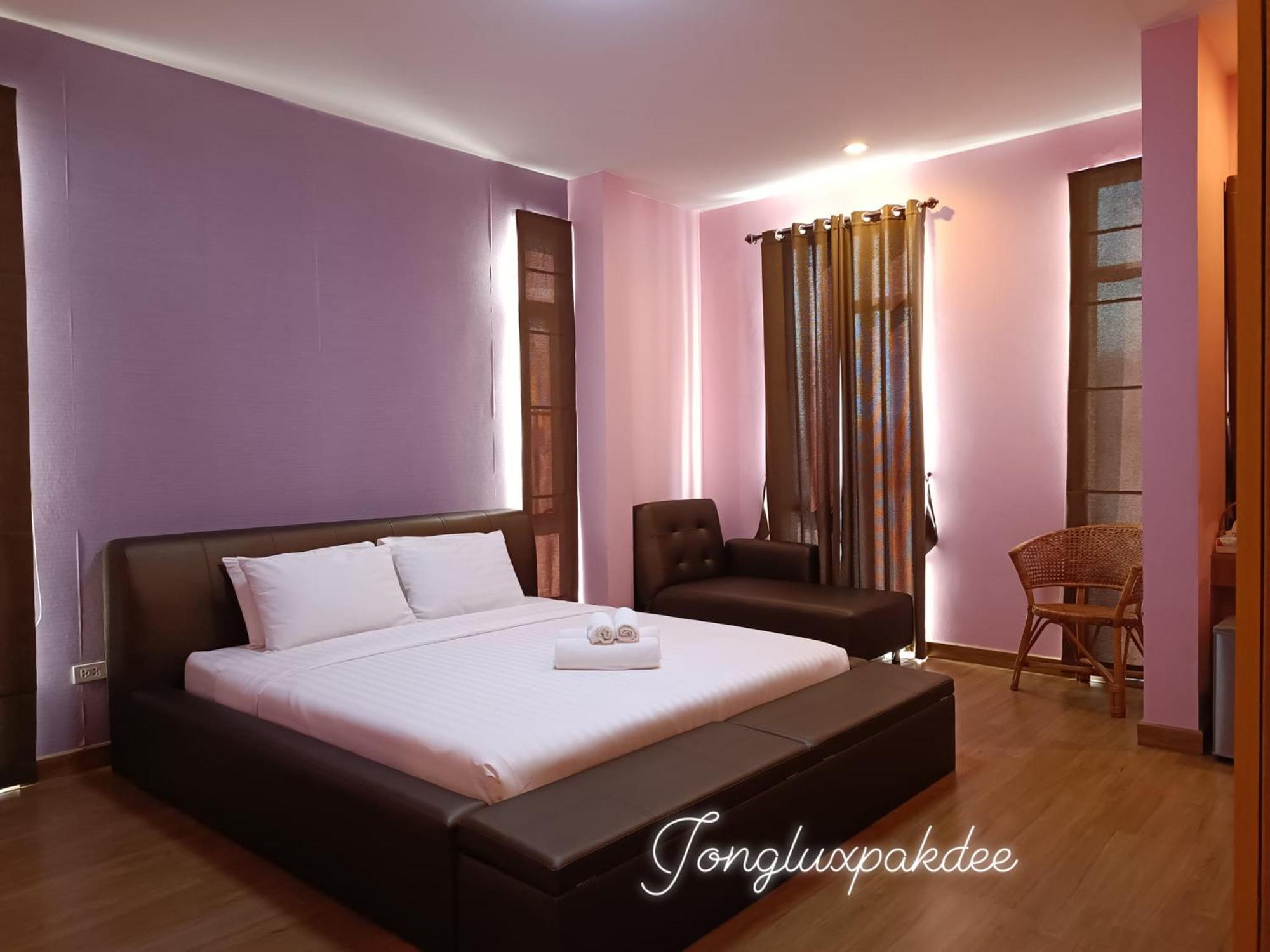Jong Lux Pak Dee Bed and Breakfast Uttaradit Buitenkant foto